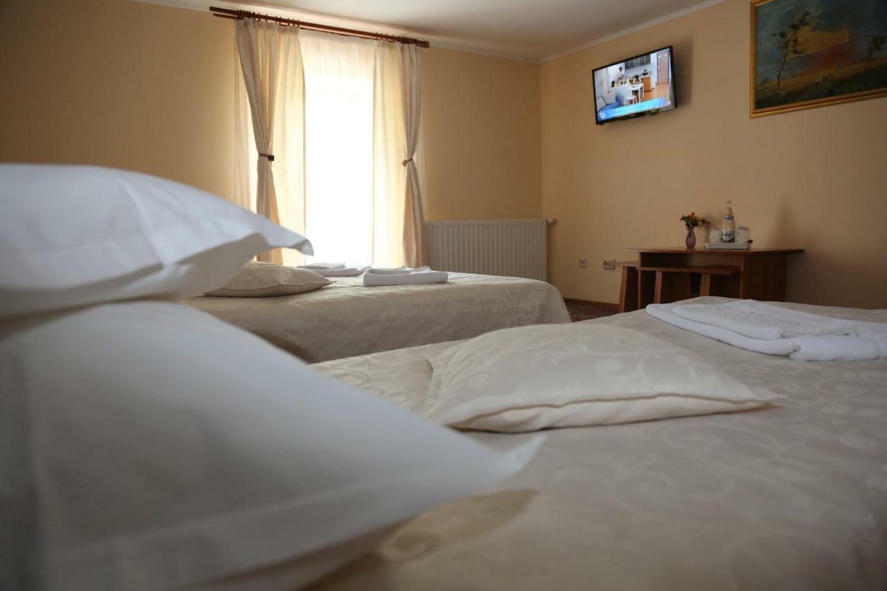 New Aosta Garden Hotel Sinaia Exterior photo